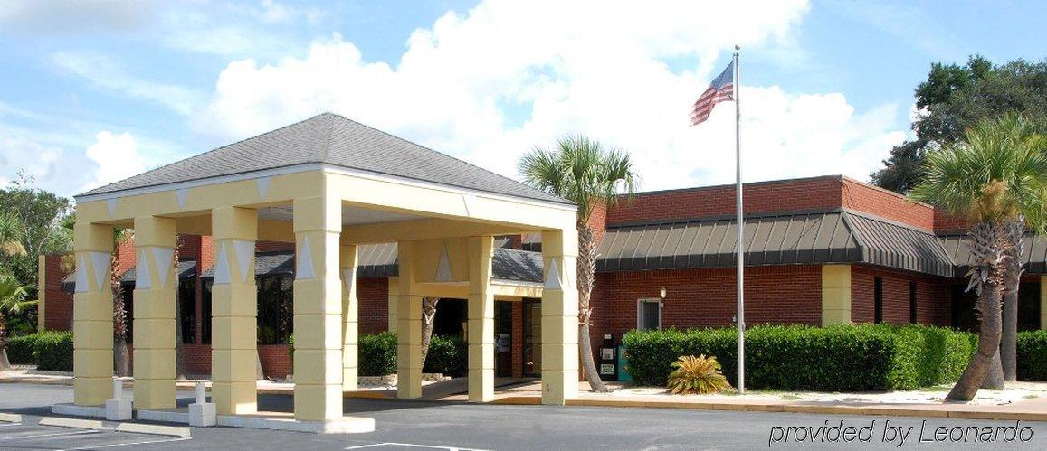 Surestay Plus Hotel By Best Western St Marys Cumberland Saint Marys Exterior photo