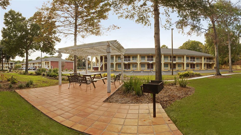 Surestay Plus Hotel By Best Western St Marys Cumberland Saint Marys Exterior photo